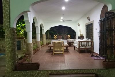 4 Bed House with En Suite at Watamu - Behind Watamu Mall - 3