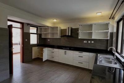 4 Bed Villa with En Suite in Lavington - 3