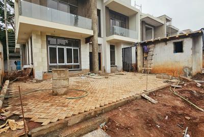 5 Bed Townhouse with En Suite in Lavington