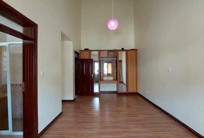4 Bed Townhouse with En Suite at Brookside Drive - 4
