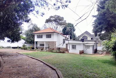 3 Bed House with En Suite at Lavington - 4