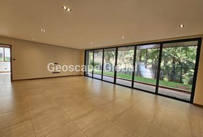 4 Bed Apartment with En Suite in Spring Valley - 4
