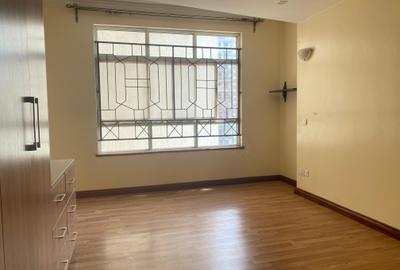 4 Bed Apartment with En Suite at Parklands - 3