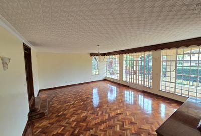 5 Bed House with En Suite in Runda - 3