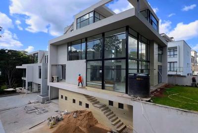 6 Bed Villa with En Suite in Lavington
