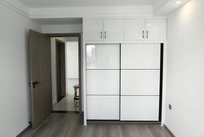 2 Bed Apartment with En Suite in Westlands Area - 4