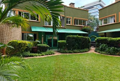 4 Bed Townhouse with En Suite at Riverside