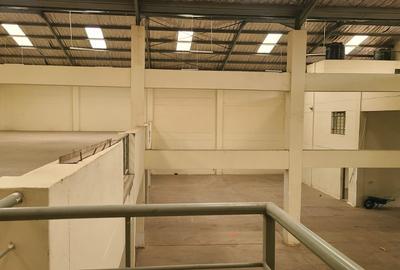 50,000 ft² Warehouse with Fibre Internet in Industrial Area