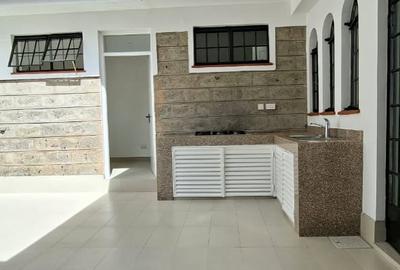 4 Bed House with En Suite in Westlands Area - 3