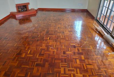 4 Bed Townhouse with En Suite in Nyari - 2
