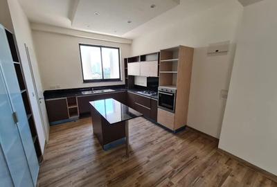 4 Bed Apartment with En Suite in Riverside - 3