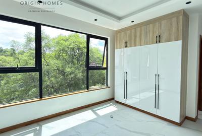 2 Bed Apartment with En Suite at Peponi Road - 4