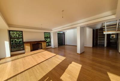 4 Bed Townhouse with En Suite in Garden Estate - 2