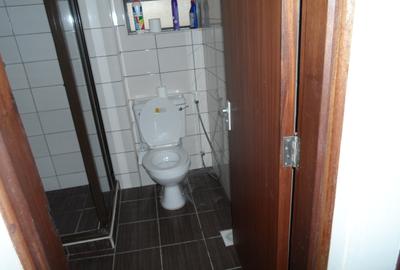 Serviced 3 Bed Apartment with En Suite at Links - 3