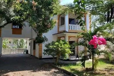 3 Bed Townhouse with En Suite at Greenwood Drive