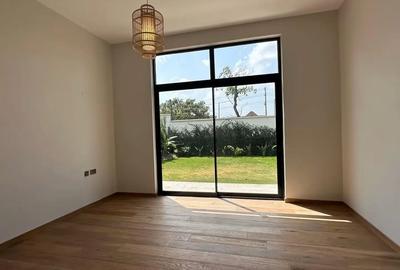 5 Bed Townhouse with En Suite in Runda - 4
