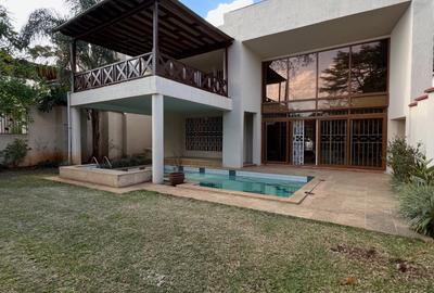 5 Bed Townhouse with En Suite at Convent Drive - 2