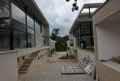 6 Bed Townhouse with En Suite in Lavington - 3