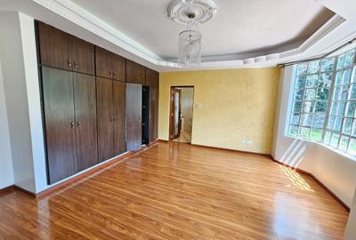 5 Bed House with En Suite in Nyari - 4