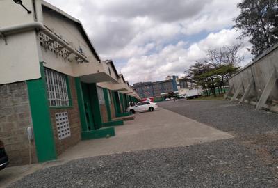 3.5 ft² Commercial Property with Backup Generator in Industrial Area - 3