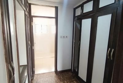 4 Bed Townhouse with En Suite in Kilimani - 3