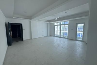 2 Bed Apartment with En Suite at Off Links Road - 4