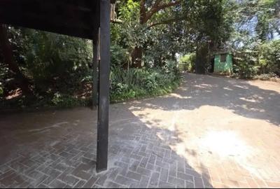 4 Bed House with En Suite at Lake View - 4