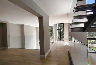 5 Bed Villa with En Suite in Runda - 4