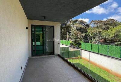 5 Bed Townhouse with En Suite in Lavington - 3