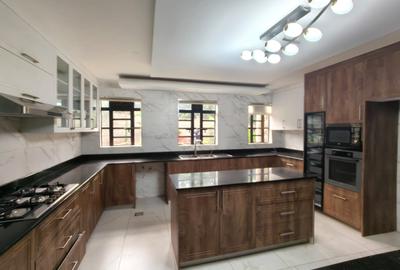 6 Bed Villa with En Suite at New Kitisuru - 4