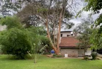 3 Bed House with En Suite in Lavington - 2