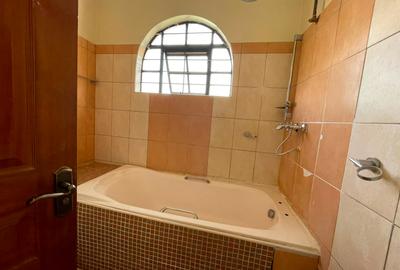 4 Bed House with En Suite in Runda - 4