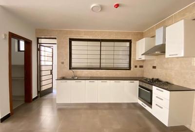 3 Bed Apartment with En Suite at Parklands