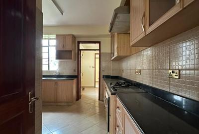 3 Bed Apartment with En Suite in Kileleshwa - 4