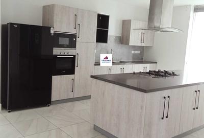 3 Bed Apartment with En Suite in Westlands Area - 3