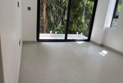 2 Bed Apartment with En Suite in Brookside - 3