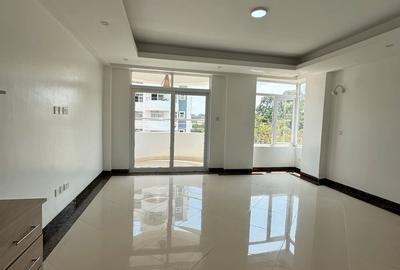 3 Bed Apartment with En Suite at Hatheru Road - 4