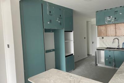 4 Bed Apartment with En Suite in Parklands - 4