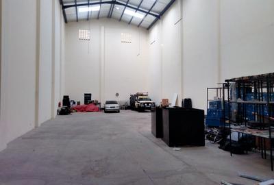 7,500 ft² Warehouse with Service Charge Included at Mlolongo