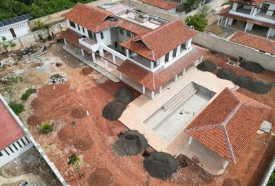 4 Bed Villa with En Suite in Diani - 3