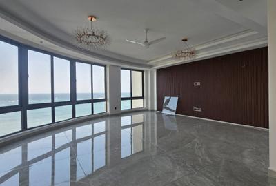 3 Bed Apartment with En Suite at 1St Ave - 3