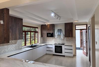 4 Bed House with En Suite in Karen - 4