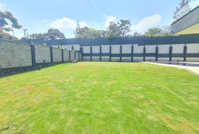 5 Bed House with En Suite at Nyari - 3