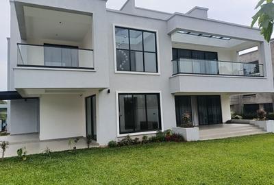 5 Bed Townhouse with En Suite at Runda - 3