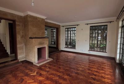 4 Bed House with En Suite in Spring Valley