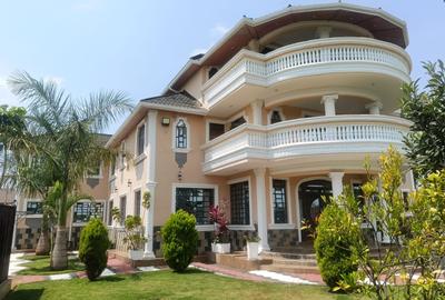5 Bed House with En Suite at Runda - 2