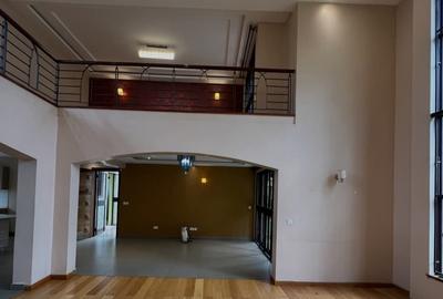 4 Bed Townhouse with En Suite in Lavington - 2