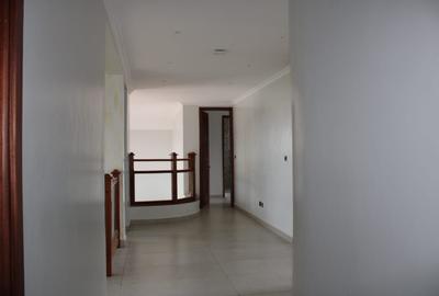 4 Bed Villa with En Suite in Tatu City - 2