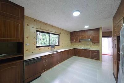 5 Bed House with En Suite in Muthaiga - 4