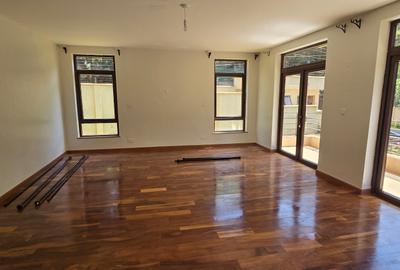 5 Bed Townhouse with En Suite at Lavington Off Convent Drive - 3